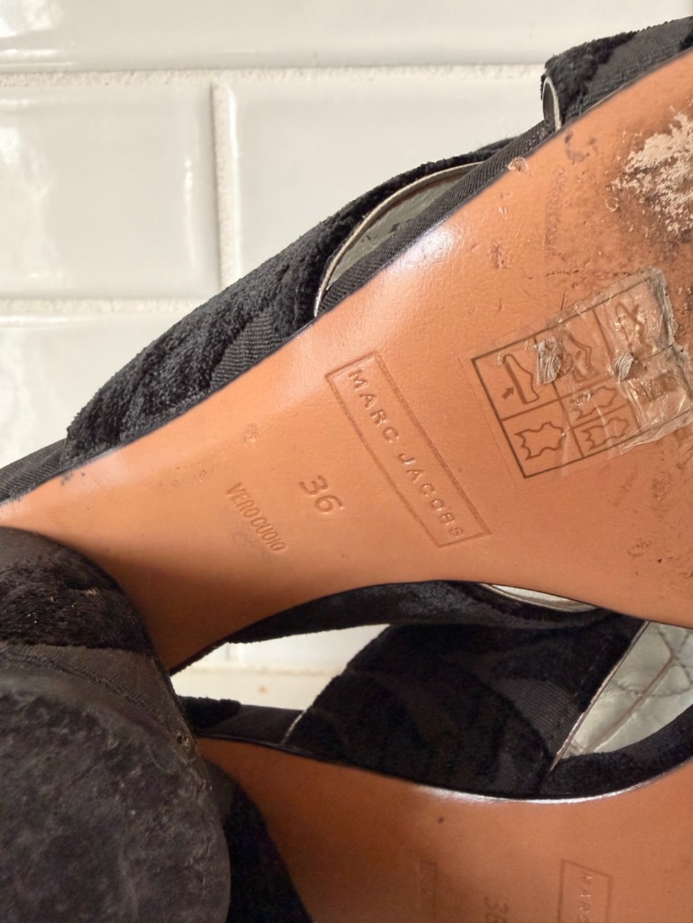 Marc Jacobs Women's Aurora Pompom Mule sandals in black size 36 - Picture 8 of 8